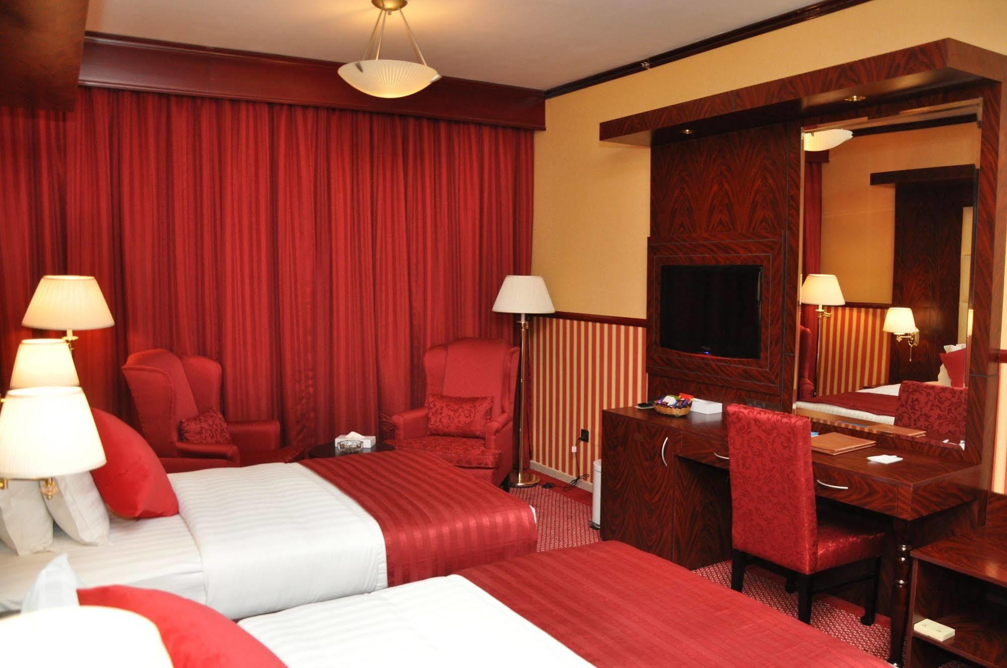 Benta Grand Hotel Llc Dubai Exterior photo